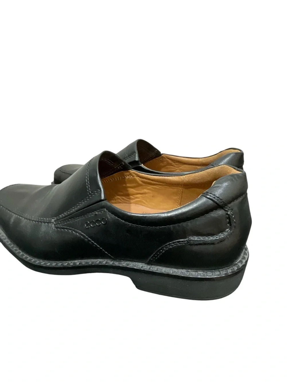Ecco or leather silhouette